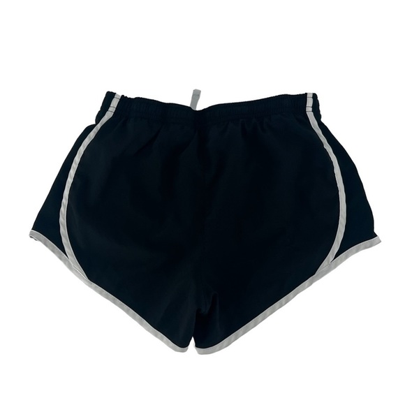 Nike Girl's Black Dri Fit Athletic Shorts Size Medium - Picture 3 of 5